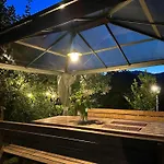 Semesterbostad Con Piscinajardinbarbacoa