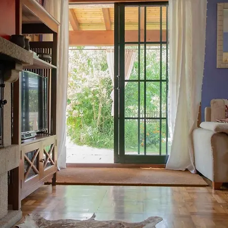 Con Piscinajardinbarbacoa Prázdninový dům