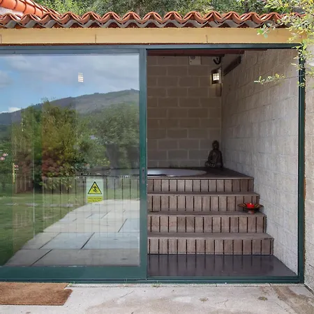 Con Piscinajardinbarbacoa Prázdninový dům