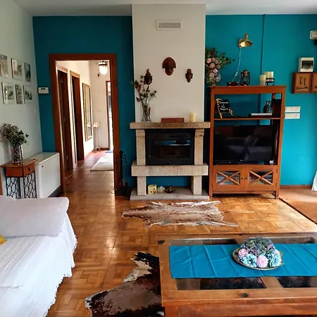 Con Piscinajardinbarbacoa Prázdninový dům *