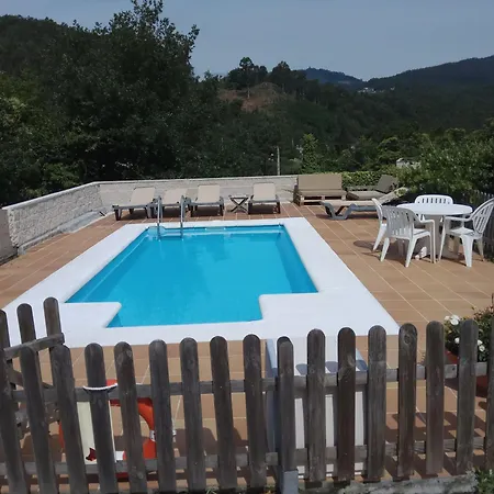 Con Piscinajardinbarbacoa ポンテベドラ