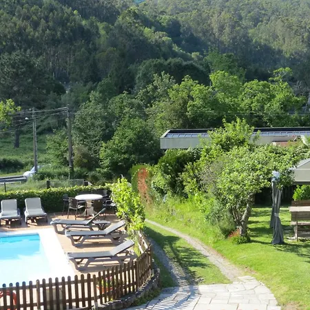 Con Piscinajardinbarbacoa Prázdninový dům