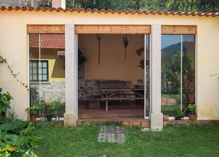 Con Piscinajardinbarbacoa *